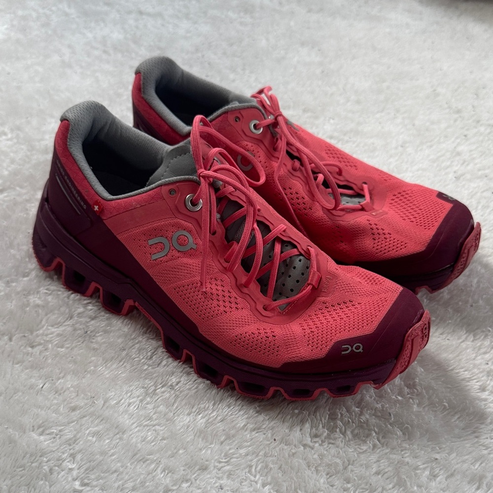 On Running Cloudventure Coral Mulberry Women’s Athletic Sneaker size 6